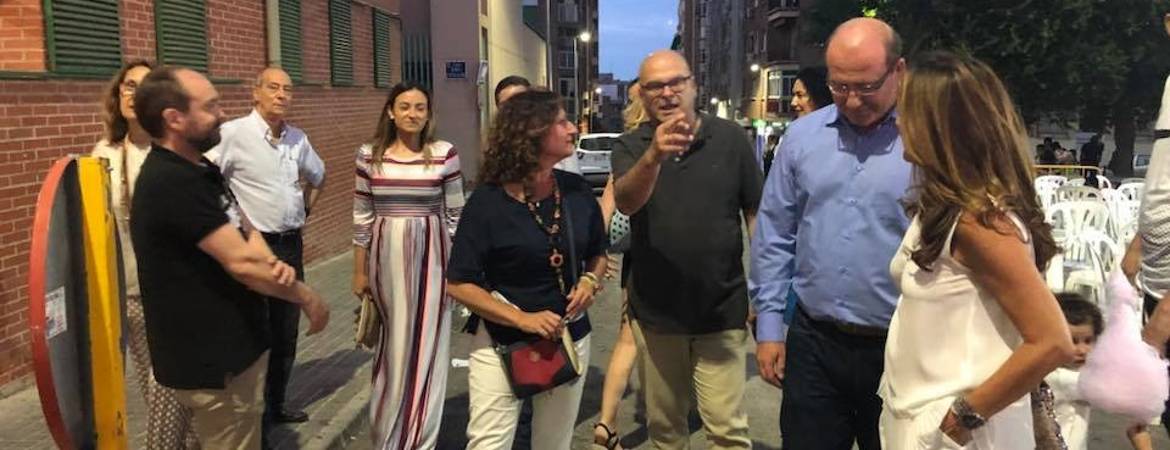 “Encerrona” al alcalde en el primer día de las verbenas de Santa Isabel “Encerrona” al alcalde en el primer día de las verbenas de Santa Isabel