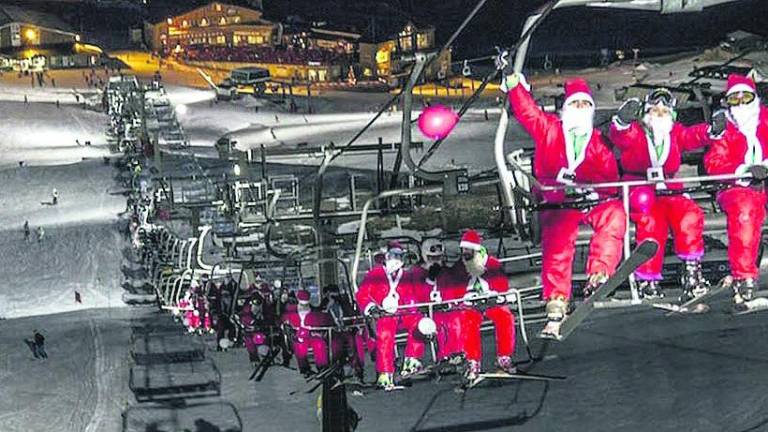 Papá Noel y “los suyos” invaden la estación de Sierra Nevada Papá Noel y “los suyos” invaden la estación de Sierra Nevada