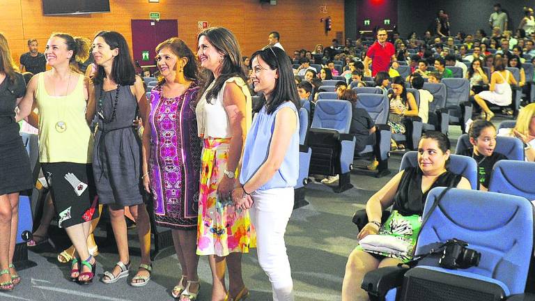 Formación más allá de las aulas Formación más allá de las aulas
