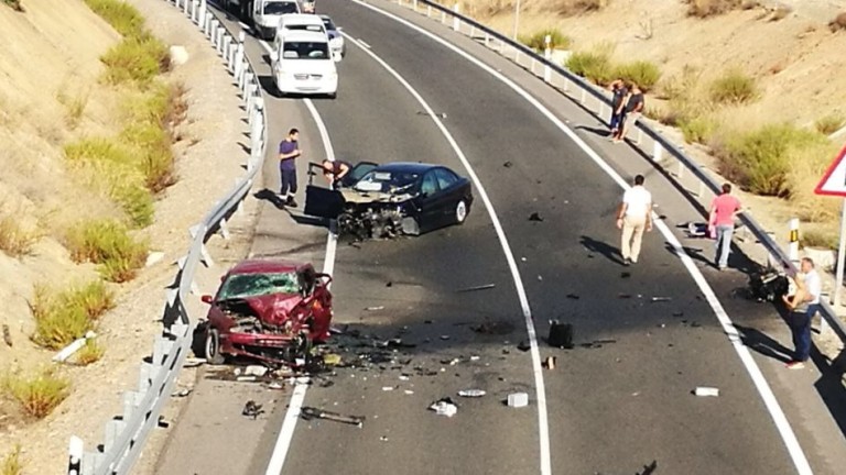 Un varón fallecido y dos mujeres heridas en un accidente en Alcaudete