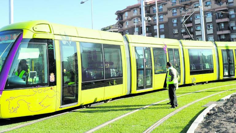 Las facturas zancadillean el plan para la reactivación del tranvía Las facturas zancadillean el plan para la reactivación del tranvía
