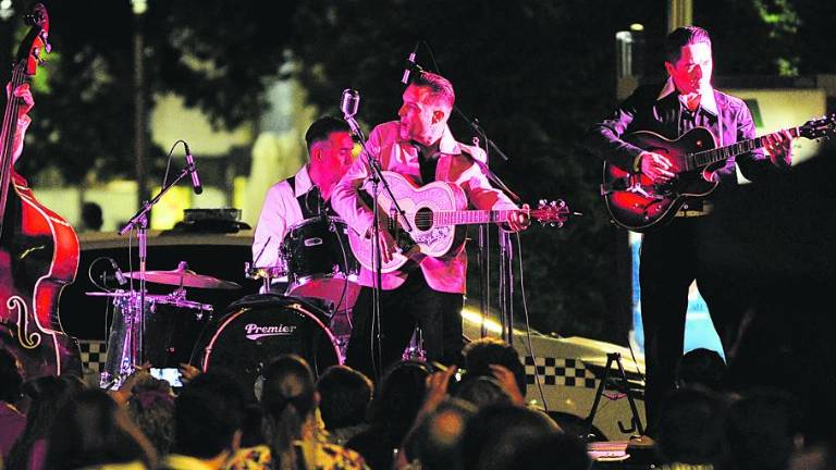 El rockabilly llena la ciudad El rockabilly llena la ciudad