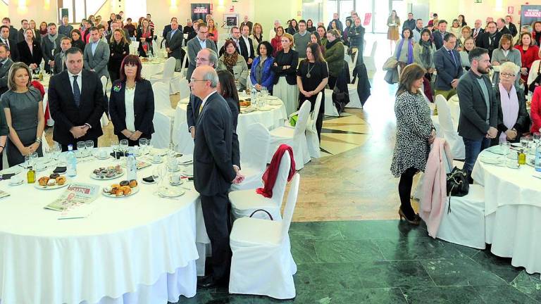 Una promesa:acabar con loscuidados gratuitos Una promesa:acabar con loscuidados gratuitos