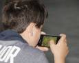 Niños con teléfono Niños con teléfono