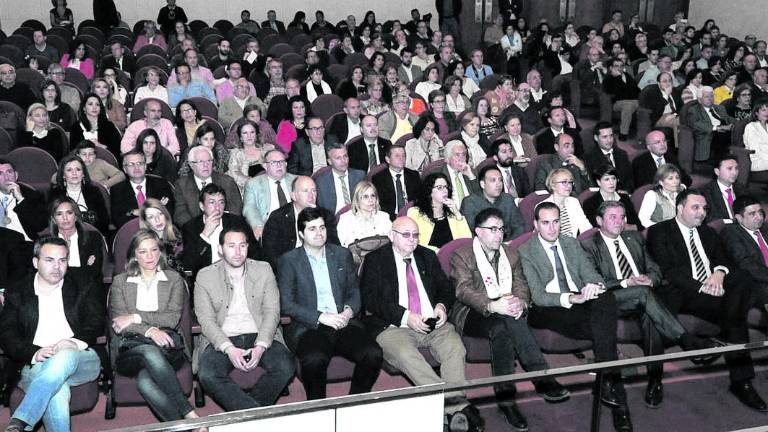 La esencia del mar de olivos se condensa en el teatro de Andújar