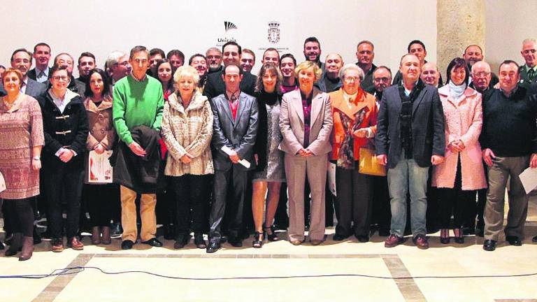 Veinticinco años de servicio público Veinticinco años de servicio público