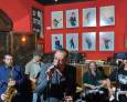 Una batalla a través de la música y el blues Una batalla a través de la música y el blues