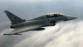 caza militar. Un Eurofighter del Ejército del Aire surca los cielos. 
