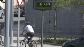 INFORMACIÓN. Uno de termómetros, marca 44 grados, en julio de 2010. 