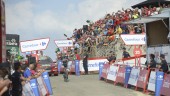 ÉXITO. Los aficionados aplauden la victoria del polaco Rafal Majka en el alto de La Pandera, el pasado 2 de septiembre.