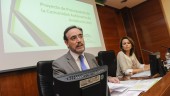 presentación. El consejero de Fomento y Vivienda, Felipe López, desgranó los PJA para 2017, junto a la delegada del Gobierno andaluz, Ana Cobo.