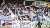 VICTORIA. Los jugadores del Real Jaén celebran en conjunto el gol de Migue Montes, que, a fin de cuentas, les proporcionó el triunfo.