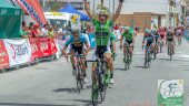 ÉXITO. José Manuel Díaz celebra el triunfo en la pasada Vuelta a Cabra (Córdoba).