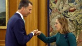 LEGISLATURA. El Rey Felipe da la bienvenida a la presidenta el Congreso, Ana Pastor, en el Palacio de la Zarzuela.