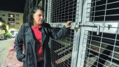 DOLOR. Lourdes Chica, la madre de Cristian, a las puertas de las pistas de la Glorieta, donde falleció su hijo en 2005.