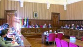 DEBATE. Pleno ordinario celebrado en el Palacio Provincial, sede de la Diputación. 