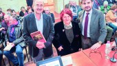 REVISTA. José Checa, Fanny Rubio y Juan Ángel Pérez, durante la presentación de la publicación. 