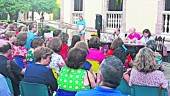 CULTURA. Un numeroso grupo de marteños asisten al acto de clausura de los clubes de lectura de la ciudad.