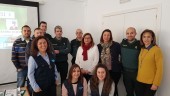 SEGURIDAD. Ana María Expósito junto a miembros de la Guardia Civil y de Andalucía Compromiso Digital.