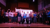 foto de familia. Los participantes del Campeonato de España posan con sus trofeos en Pegalajar.