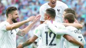 ALEGRÍA. Los jugadores de Francia celebran el gol de Griezmann ante Uruguay.