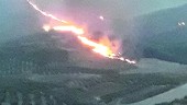 EN LLAMAS. Líneas del fuego entre los parajes de Cerro Nando y el de Fonatanar, en Jódar.