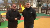 OBRAS. José Castro y Ramón Gallego, en el parque infantil del bulevar.