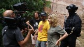 RODAJE. Carlos Aceituno orienta al equipo técnico y a los actores durante la grabación del corto “Stranbrook”.