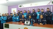 La plantilla y los empleados del Real Jaén comparecen en la sala de prensa de La Victoria.