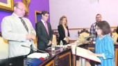 CAMBIOS. Sara Martínez, nueva concejal de Jaén en Común, promete el cargo como representante municipal.