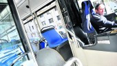 SIN TORNO. Uno de los autobuses del transporte urbano de la capital, ya sin el sistema de control de acceso de pasajeros. 