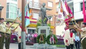 BANDERAS. Acto militar celebrado en Bailén ante la estatua del general Reding, en 2016. 