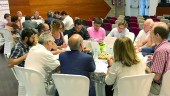 TRABAJO DURO. El Auditorio Municipal de El Pósito acoge una reunión de agentes socioeconómicos locales para poner de manifiesto las bondades de Linares.