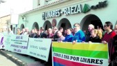 REIVINDICACIÓN. Diferentes colectivos y representantes de partidos políticos, en la concentración realizada en la Estación Linares-Baeza.
