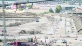 EN MARCHA. Obras en el futuro centro comercial Jaén Plaza, en una imagen tomada desde la Carretera de Torrequebradilla ayer. 