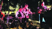 directo. El grupo malagueño The Radions fue el encargado de abrir la nueva edición del Alligator con un concierto en la Plaza Deán Mazas. 