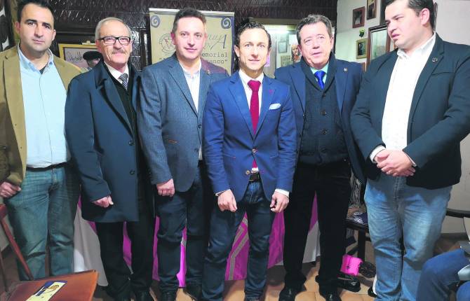 PEÃA. Enrique Alonso, JoaquÃ­n Robles, Juan Moreno, Rafaelillo, Juan FernÃ¡ndez y Juan Antonio Yepes.