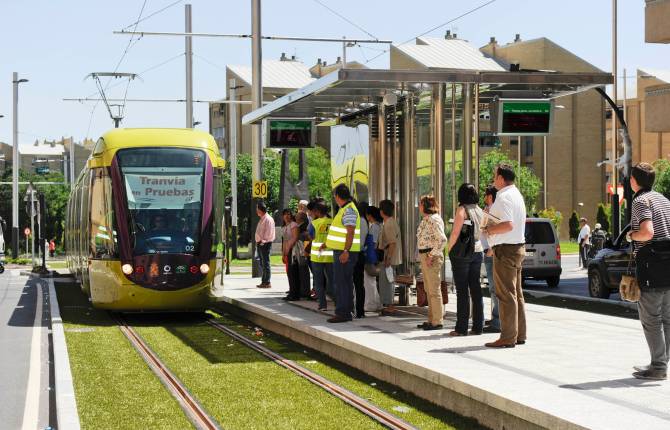 SOBRE la mesa. El tranvía sale a debate municipal en el pleno extraordinario de hoy.