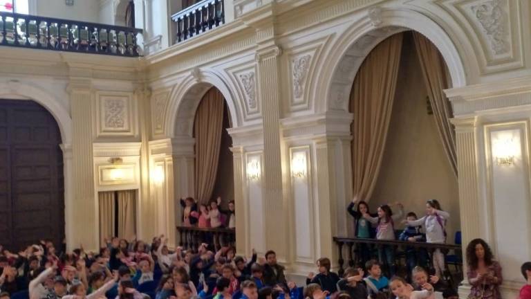 Un viaje musical en clave infantil Un viaje musical en clave infantil
