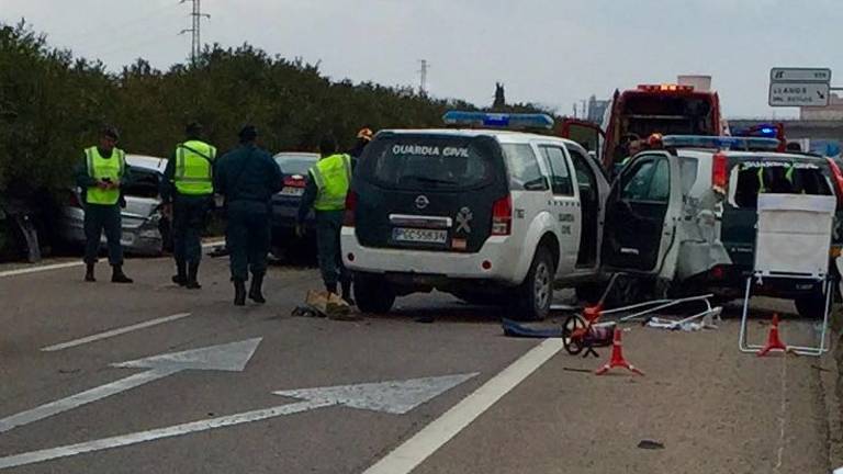 Espectacular accidente en un control de tráfico en la A4, en Andújar Espectacular accidente en un control de tráfico en la A4, en Andújar
