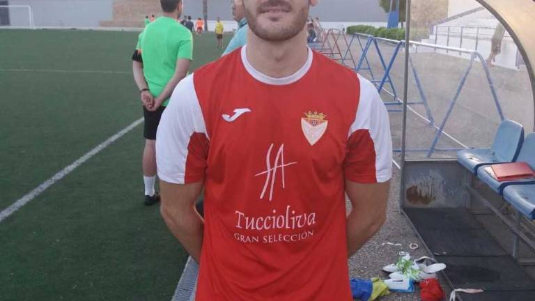 Vitu, el goleador que deja su firma con once tantos en el Martos CD Vitu, el goleador que deja su firma con once tantos en el Martos CD