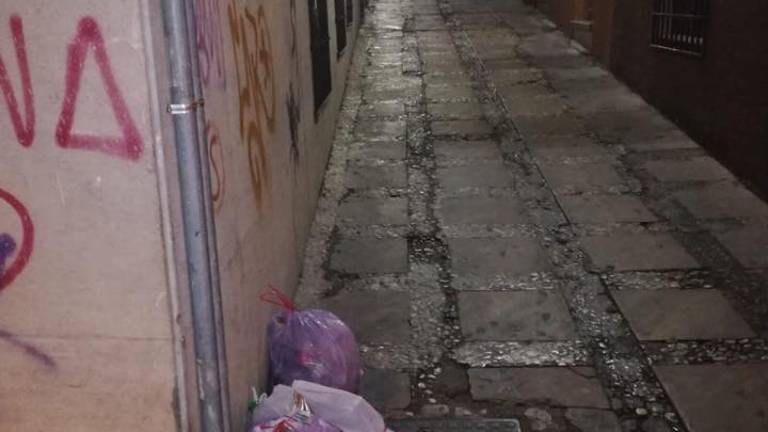 La Policía investiga en la basura