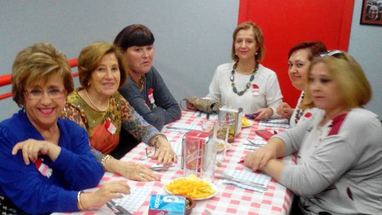 Las “Chicas de los martes” celebran su reunión navideña anual Las “Chicas de los martes” celebran su reunión navideña anual