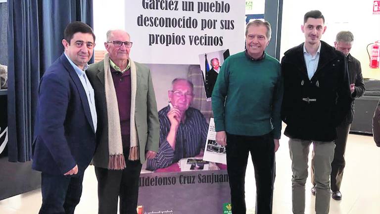 Un libro “bucea” en la rica historia de Garcíez Un libro “bucea” en la rica historia de Garcíez