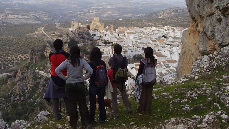 Apuesta clara y atractiva parafijar a los jóvenes Apuesta clara y atractiva parafijar a los jóvenes