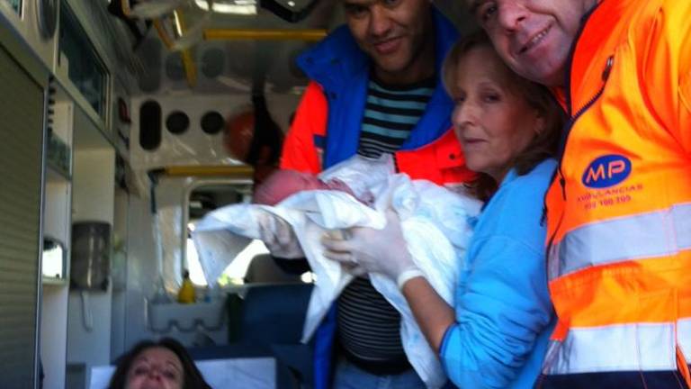 Feliz alumbramiento en una ambulancia en Villacarrillo Feliz alumbramiento en una ambulancia en Villacarrillo