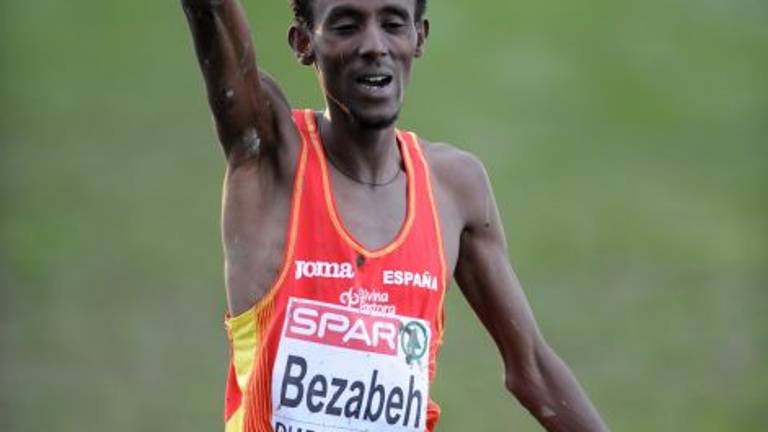 Poderío africano con Bezabeh para el Cross del Aceite tosiriano Poderío africano con Bezabeh para el Cross del Aceite tosiriano
