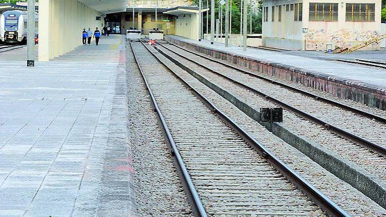 Adiós definitivo a los trenes que iban de Madrid hasta Granada Adiós definitivo a los trenes que iban de Madrid hasta Granada