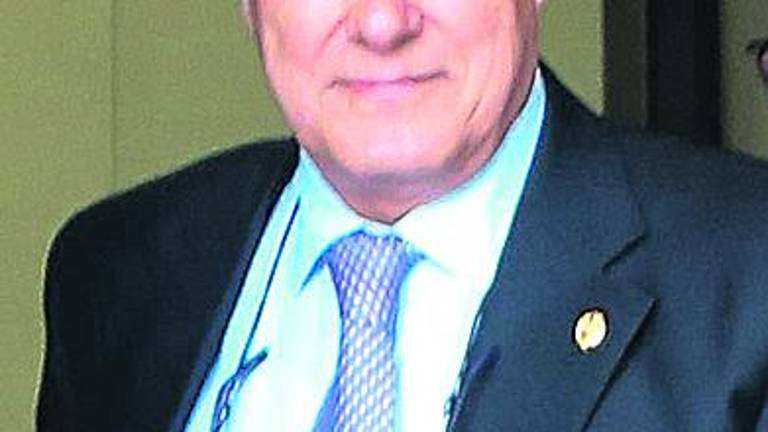 El exconsejero Ángel Ojeda asegura que el Gobierno andaluz le debe 5 millones de euros El exconsejero Ángel Ojeda asegura que el Gobierno andaluz le debe 5 millones de euros