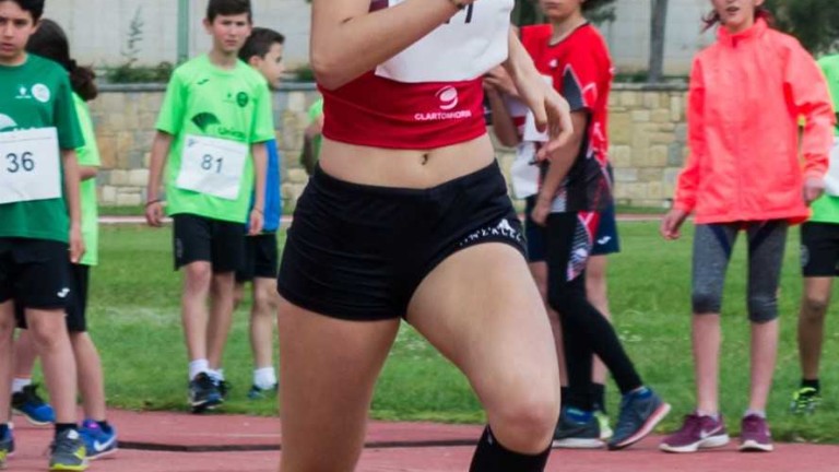Paula González brilla en el Provincial con un oro en 500 metros y plata en 1.000